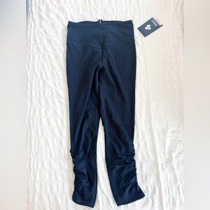 NWT fourlaps Black Contour Leggings Scrunch Ankle Black Size Small New